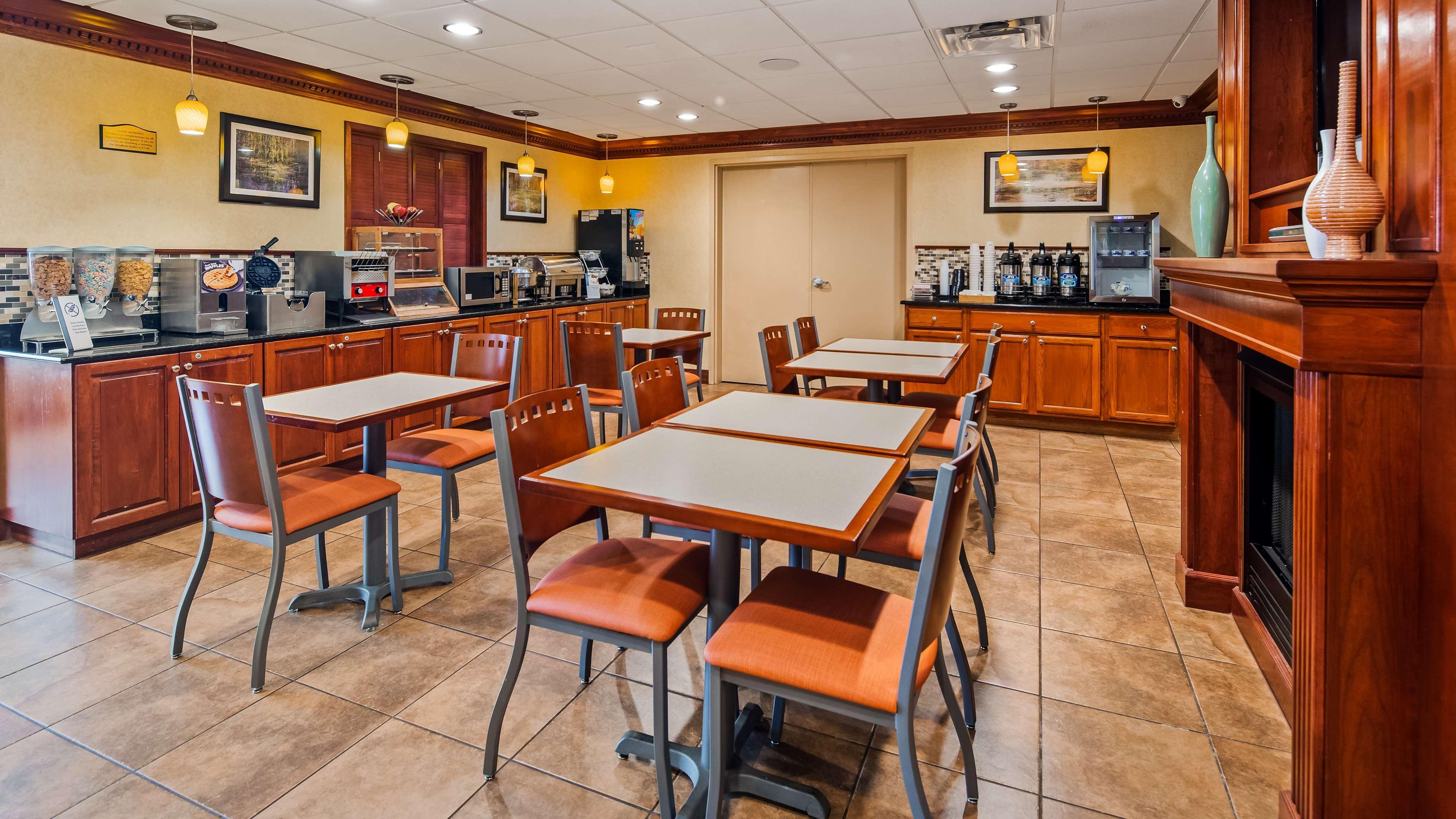 Best Western Plus Strawberry Inn&Suites Knoxville Exterior foto